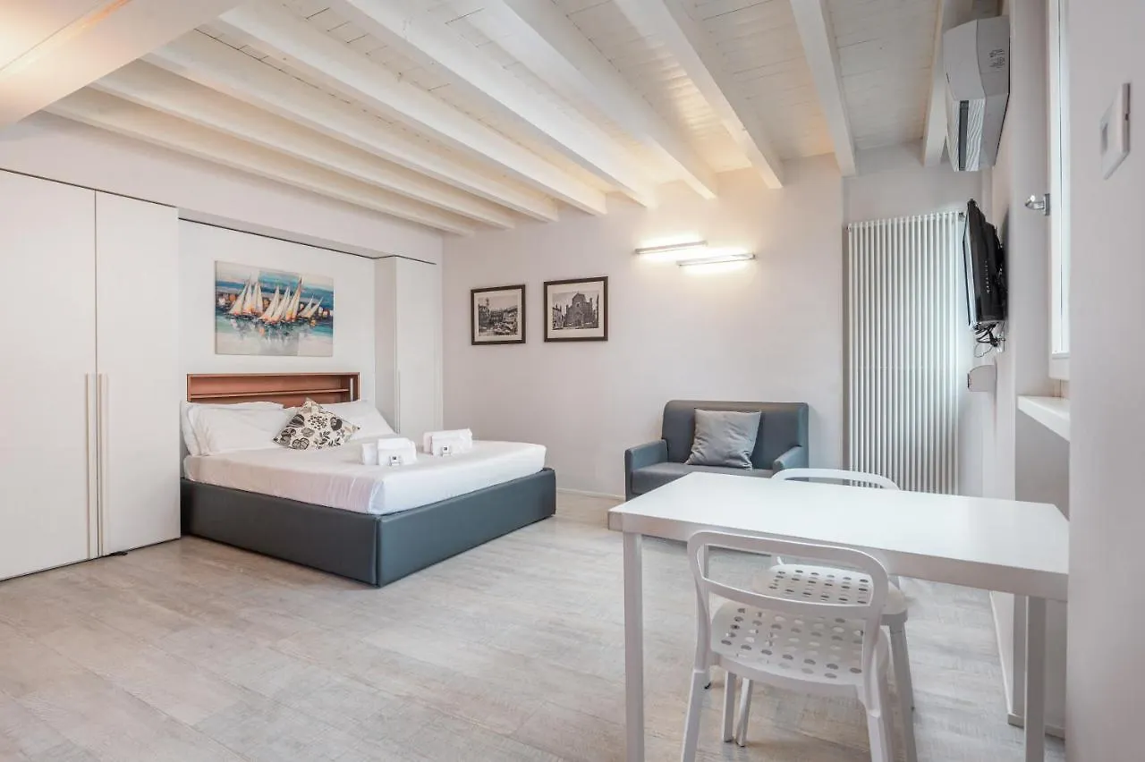 Vicolo Zini Apartments Verona 0*,  Italy